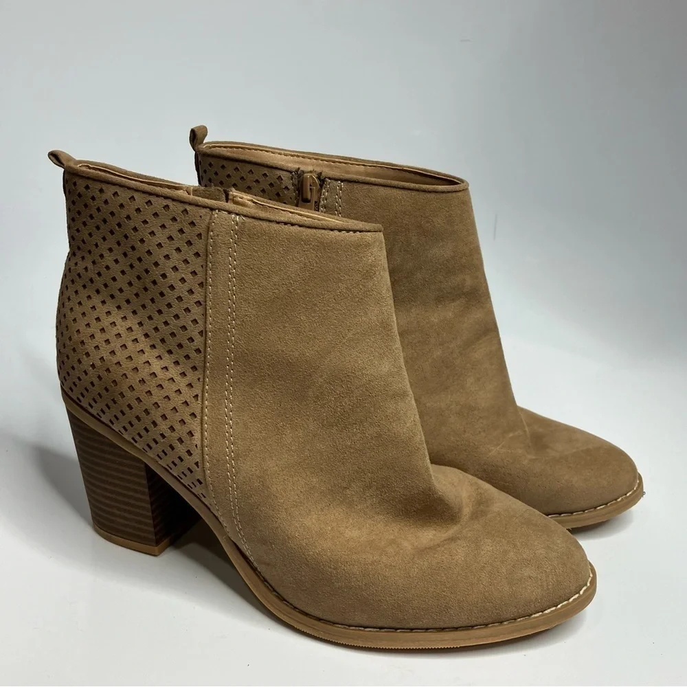 Torrid natural perforated stacked bootie‎ size 9.5
